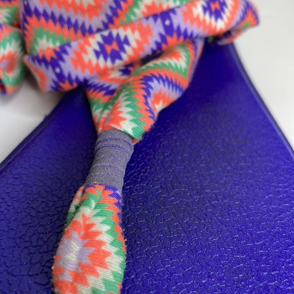 Sanuk flip flops size 4-5 - Picture 4 of 6